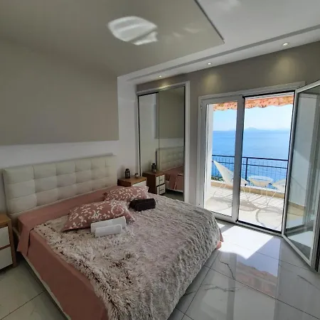 Agora Luxury Apartment 6 Loutraki  Exterior photo