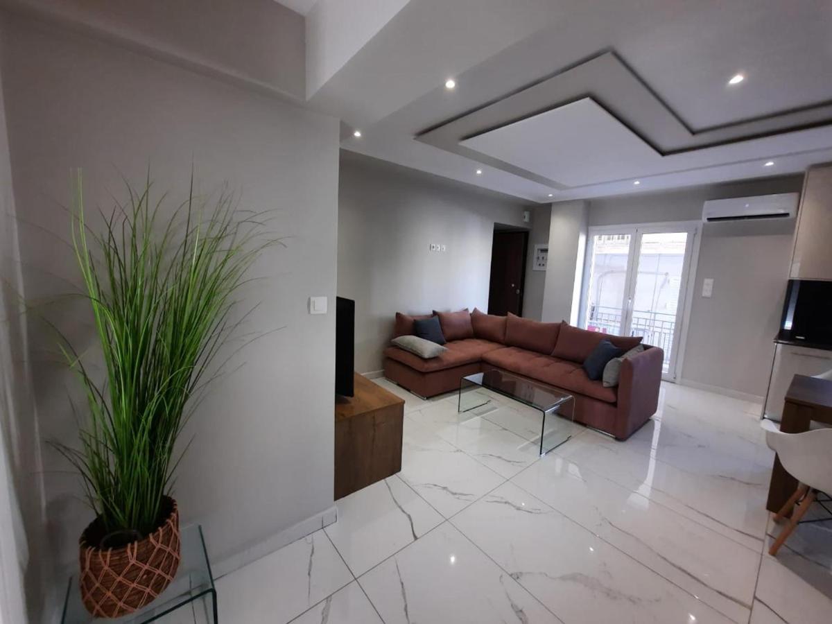 Agora Luxury 6 *