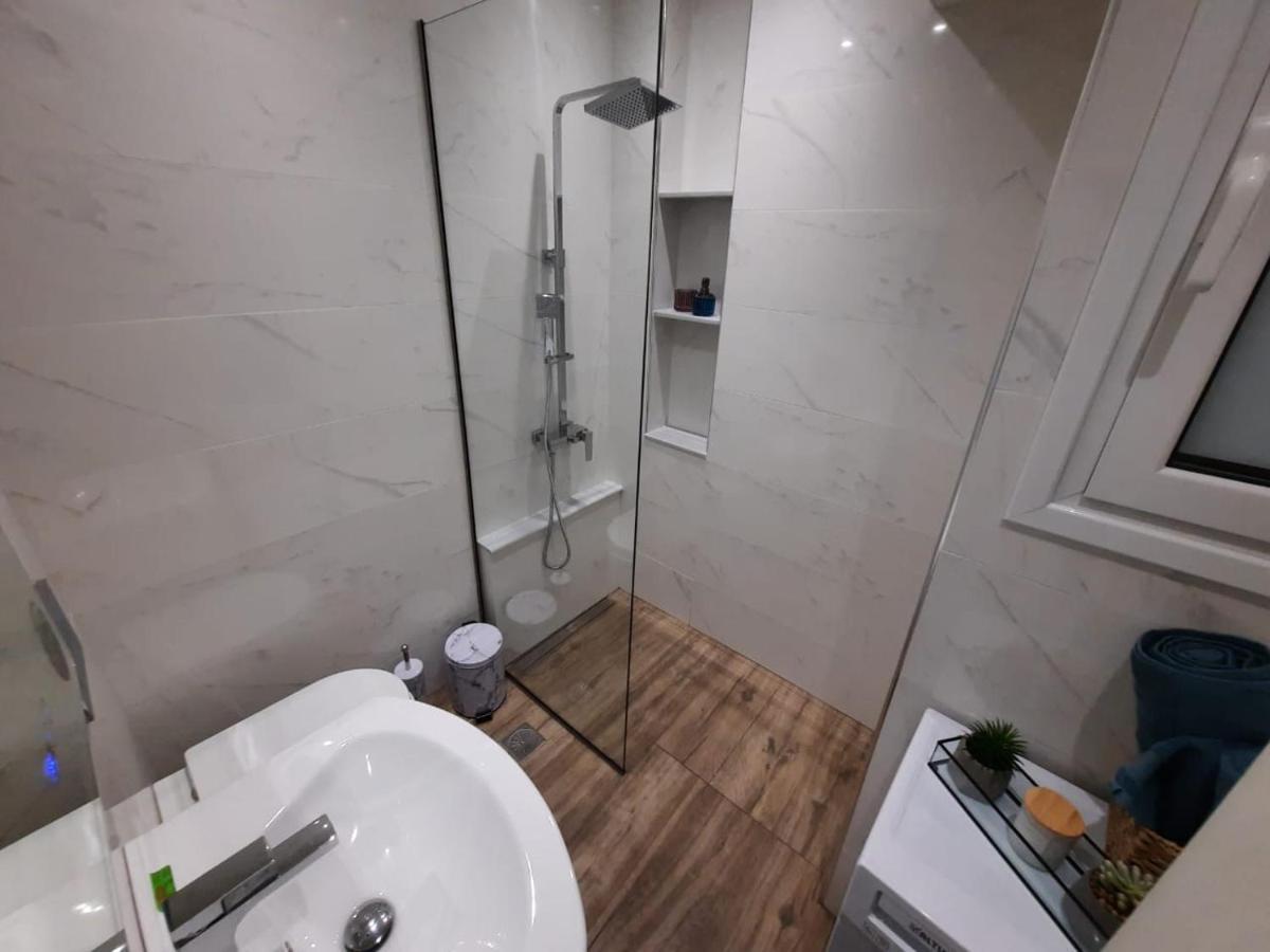 Agora Luxury 6 Apartamento *